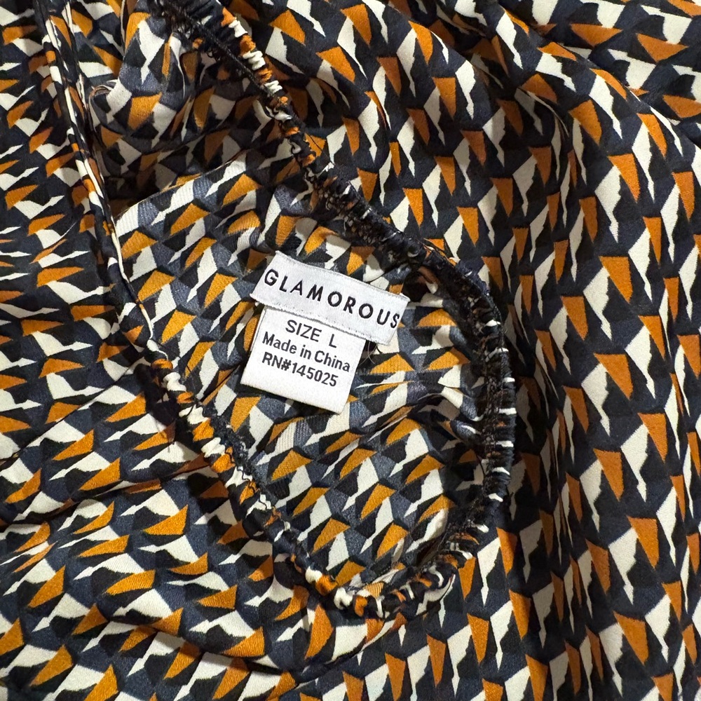 Geometric Patterned Halter Top - Picture 3 of 3